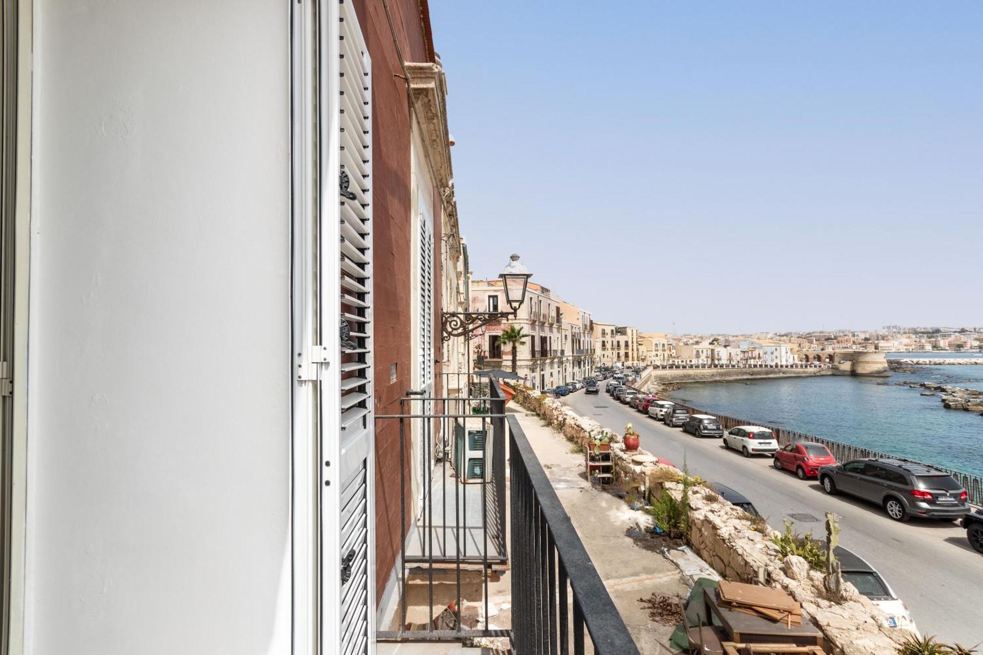 סירקוזה Fronte Mare Apartments מראה חיצוני תמונה